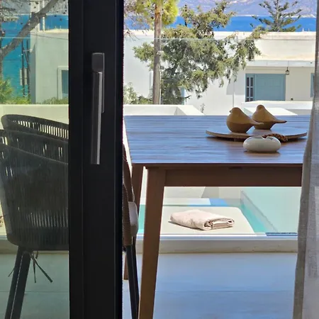 Etherio Milos Aparthotel Pollonia