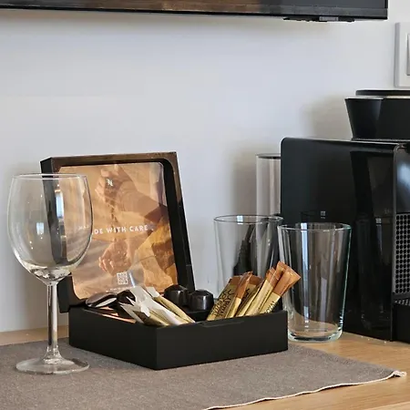 Etherio Milos מלון דירות פולוניה