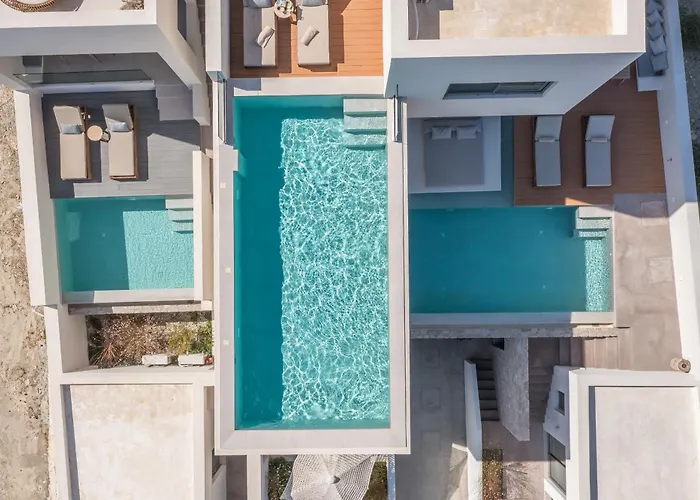 Etherio Milos Aparthotel Pollonia