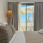 Apartmanhotel Etherio Milos 3*