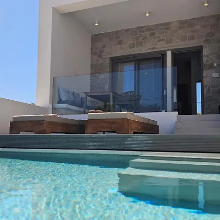 Etherio Milos Aparthotel 3*