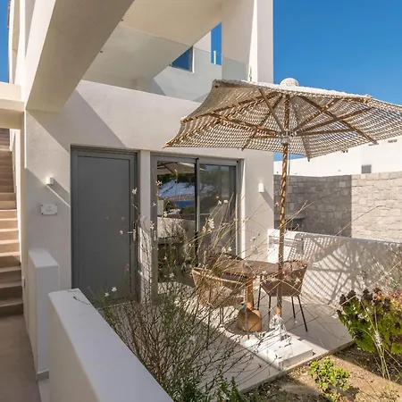 Etherio Milos Aparthotel Pollonia
