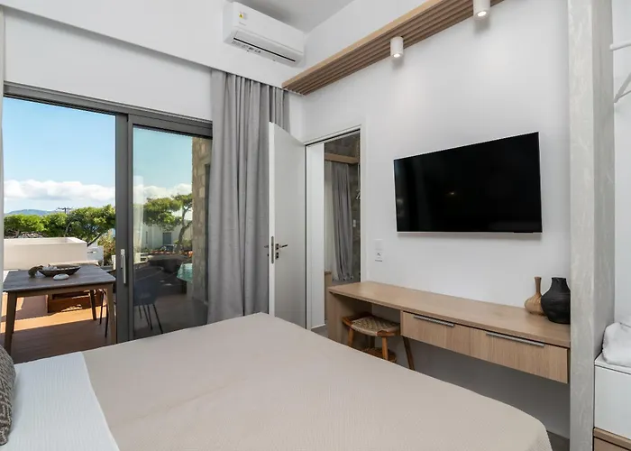 Etherio Milos Aparthotel 3*